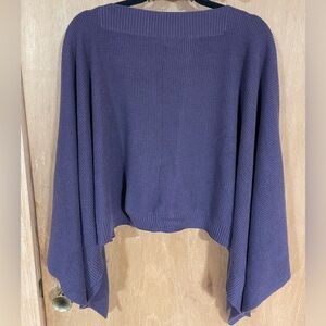 #22-LULULEMON-Forward Flow Cape